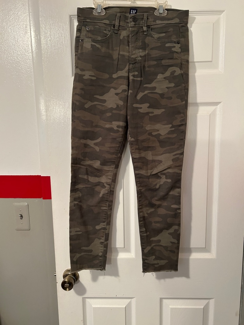GAP Women’s Skinny Camo Jeans - Olive Green